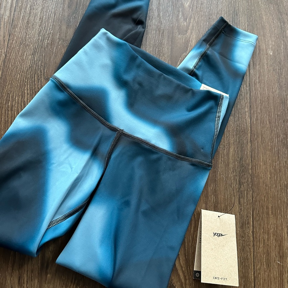 Nike yoga leggings